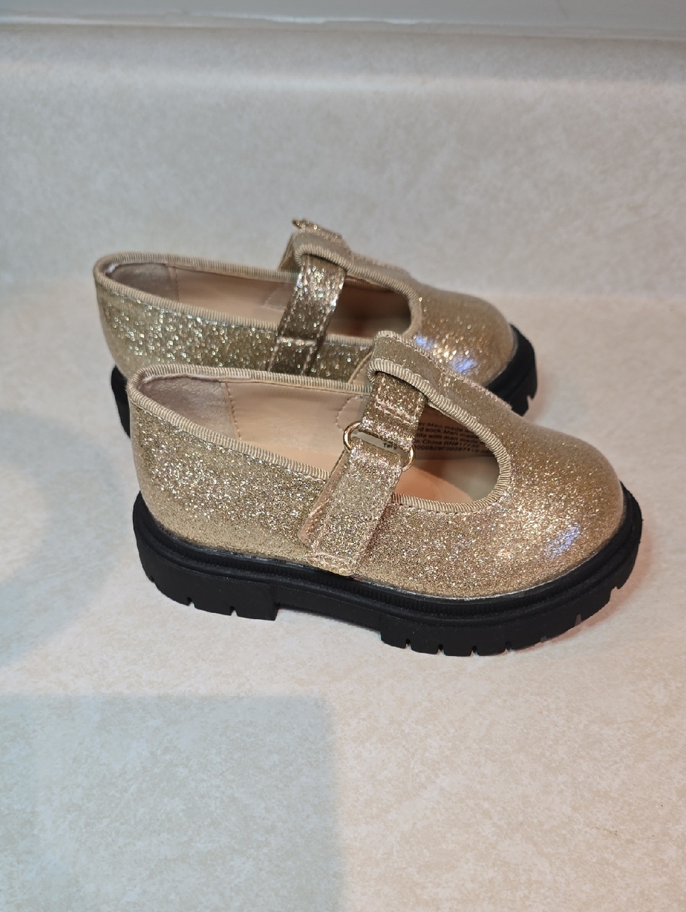 Cat & Jack Gold Mary Jane Style Shoes Size 5